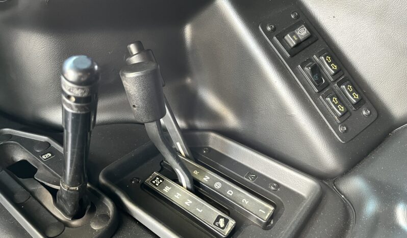 
								HUMMER H1 1997 lleno									