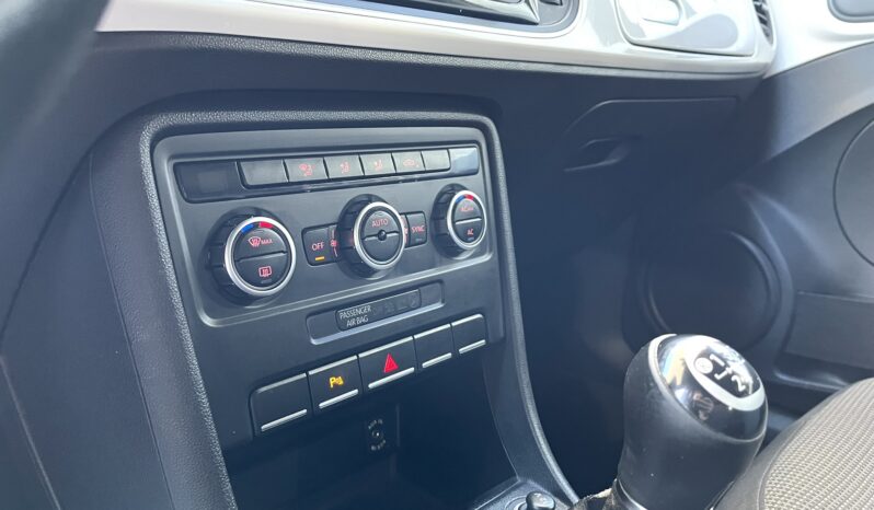 
								VOLKSWAGEN BEETLE (16) 3P (11-16) 2012 lleno									
