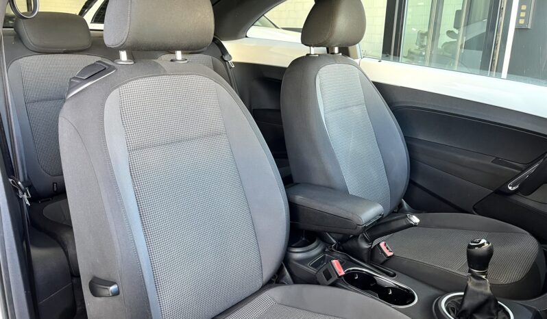 
								VOLKSWAGEN BEETLE (16) 3P (11-16) 2012 lleno									