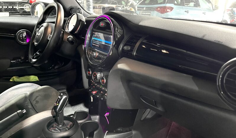 
								MINI MINI (F56) 3P (13-21) 2020 lleno									