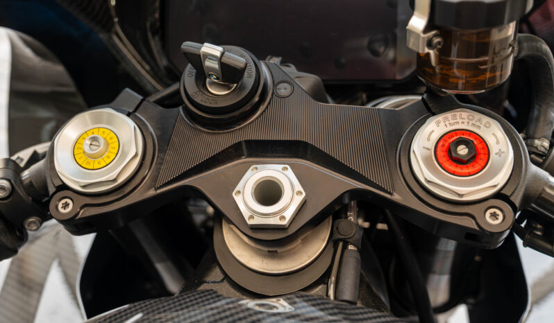 
								BMW M 1000 RR 2024 lleno									
