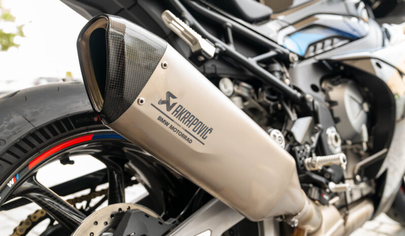 
								BMW M 1000 RR 2024 lleno									