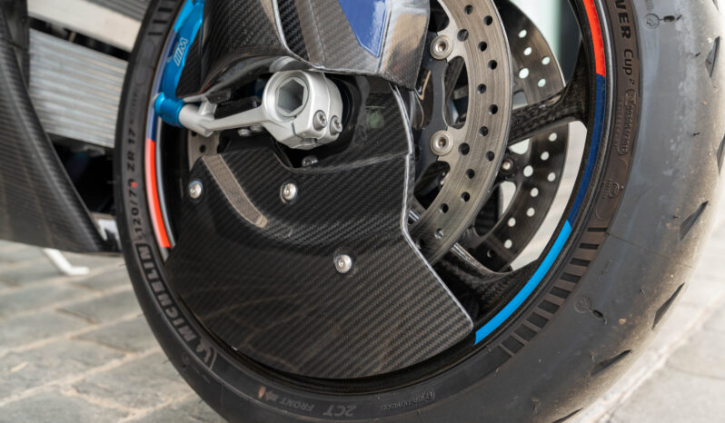 
								BMW M 1000 RR 2024 lleno									