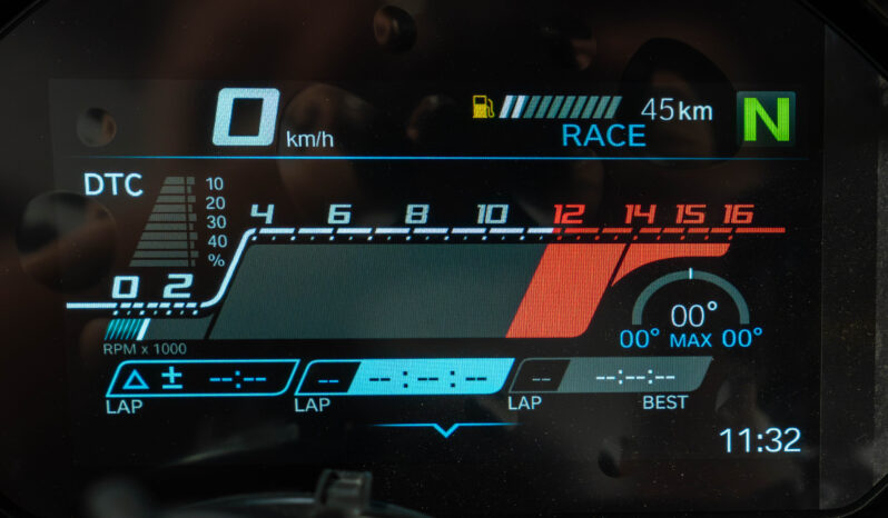 
								BMW M 1000 RR 2024 lleno									