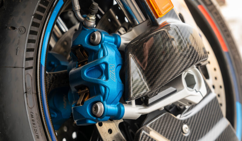 
								BMW M 1000 RR 2024 lleno									
