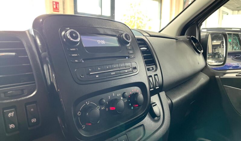 
								OPEL VIVARO FURGON (7) (14-19) 2016 lleno									